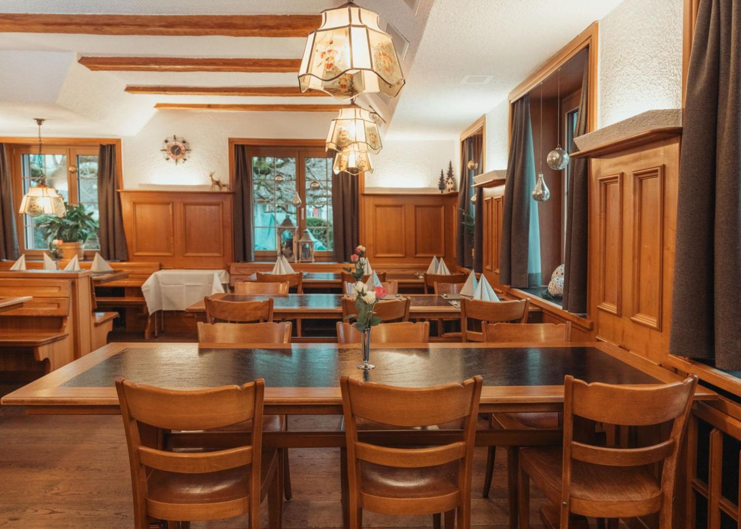 Hotel Restaurant Kreuz Kaiserstuhl Exterior photo