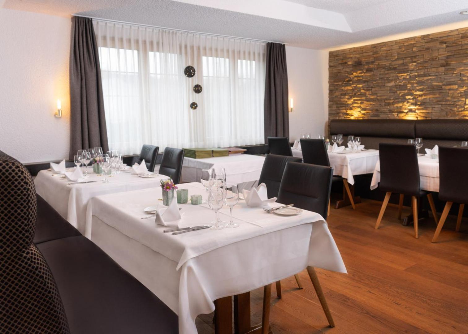 Hotel Restaurant Kreuz Kaiserstuhl Exterior photo